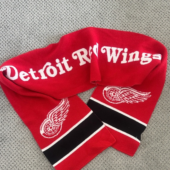 Detroit Red Wings Other - Vintage Detroit Red Wings Scarf